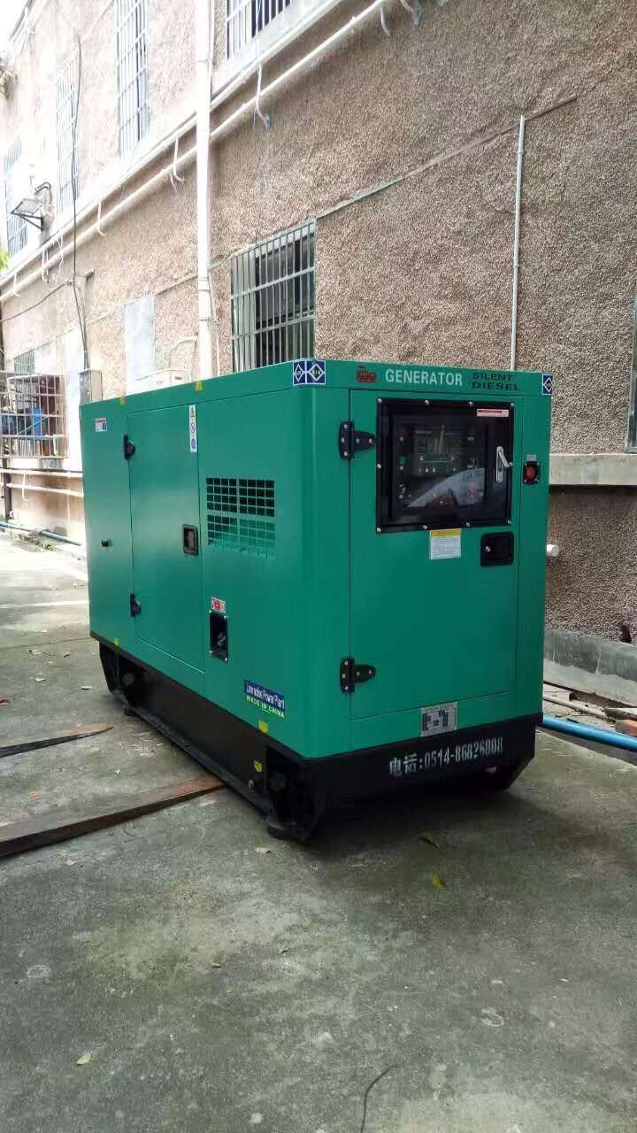 明邦工作人员正在进行安装潍柴发电机2