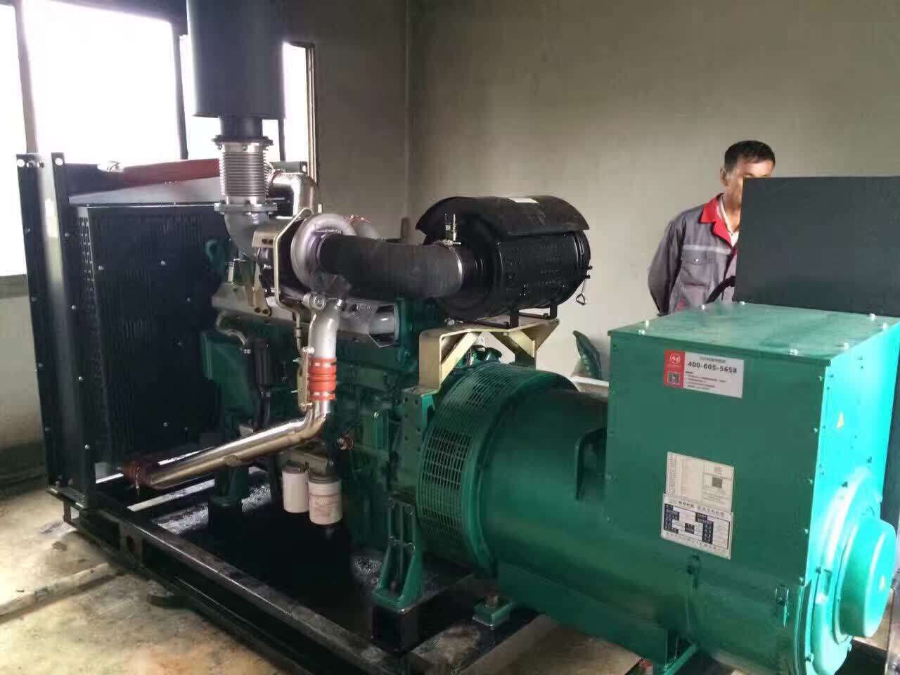 明邦工作人员在浏阳进行发电机安装调试1