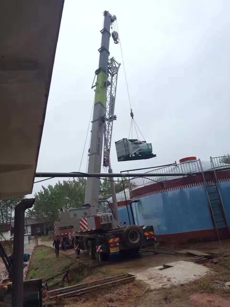 明邦工作人员在浏阳进行发电机安装调试3