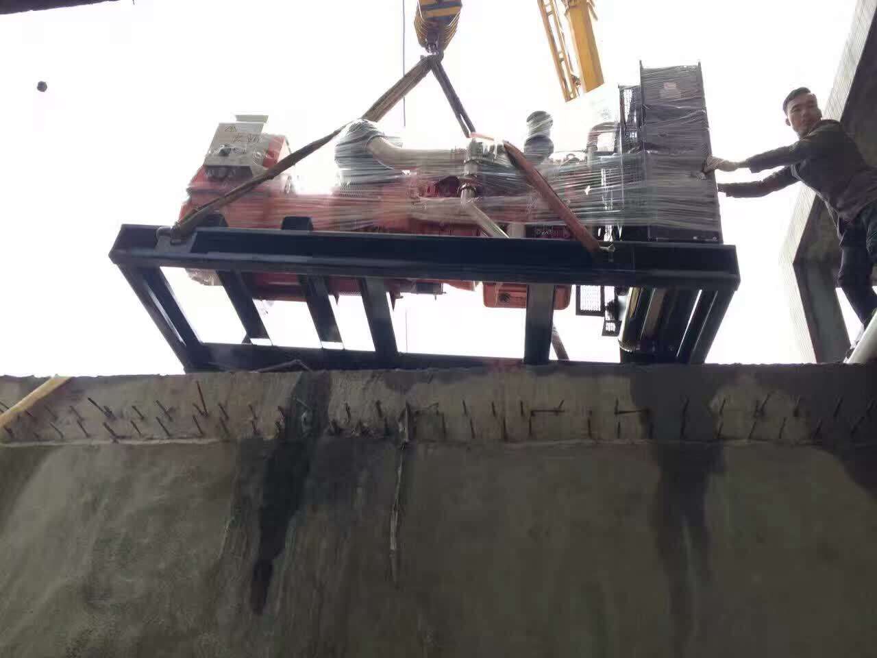 明邦工作人员在岳阳安装调试400kw沃尔沃发电机1