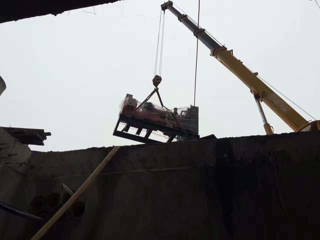 明邦工作人员在岳阳安装调试400kw沃尔沃发电机4