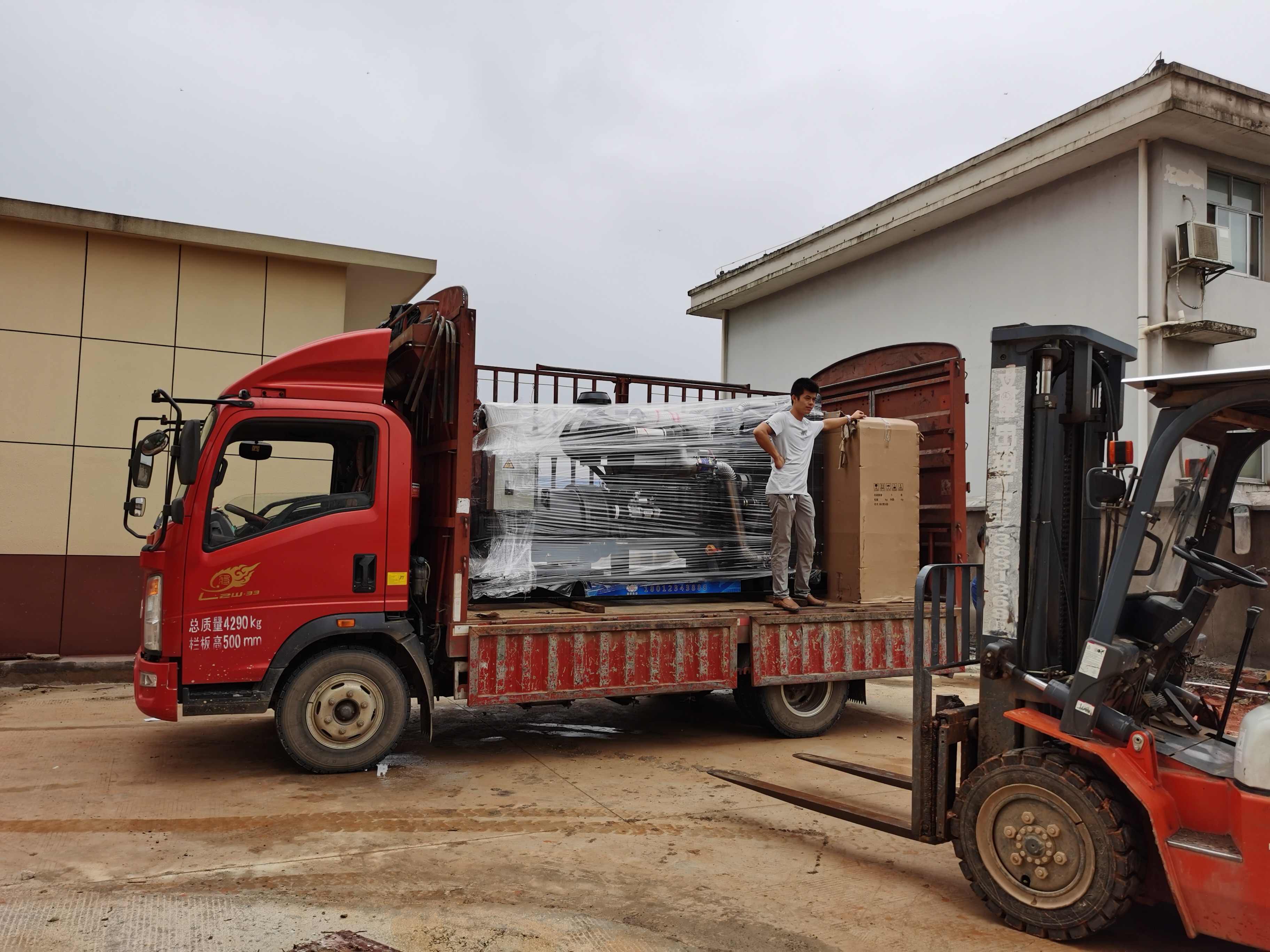 250kw上柴发电机